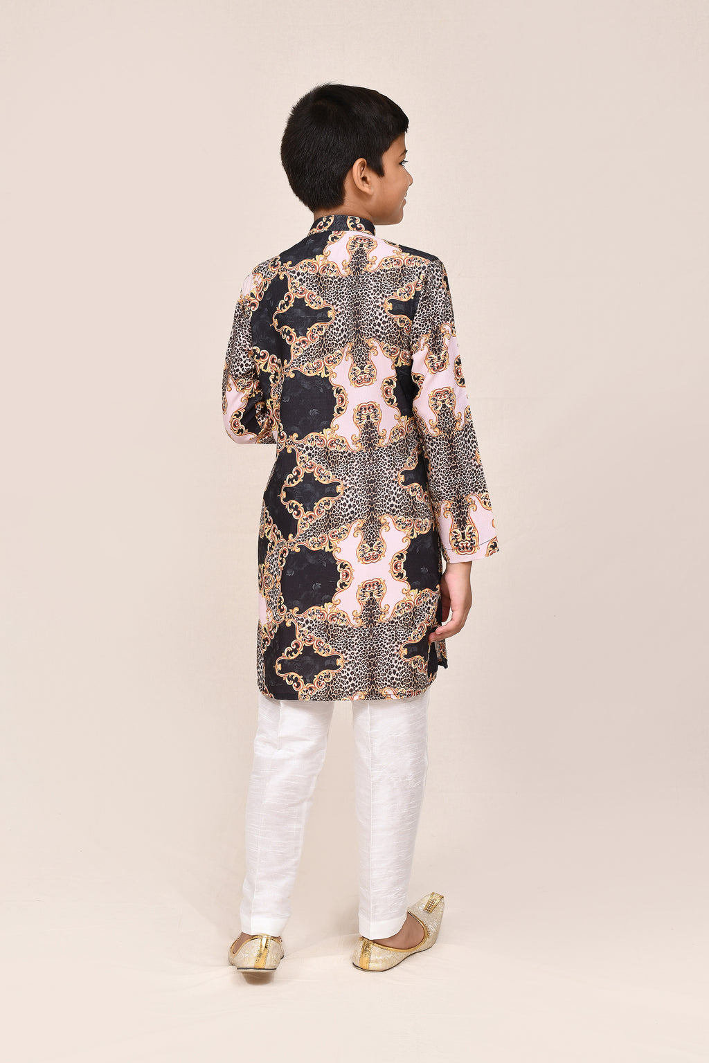 Kurta with straight fit pant