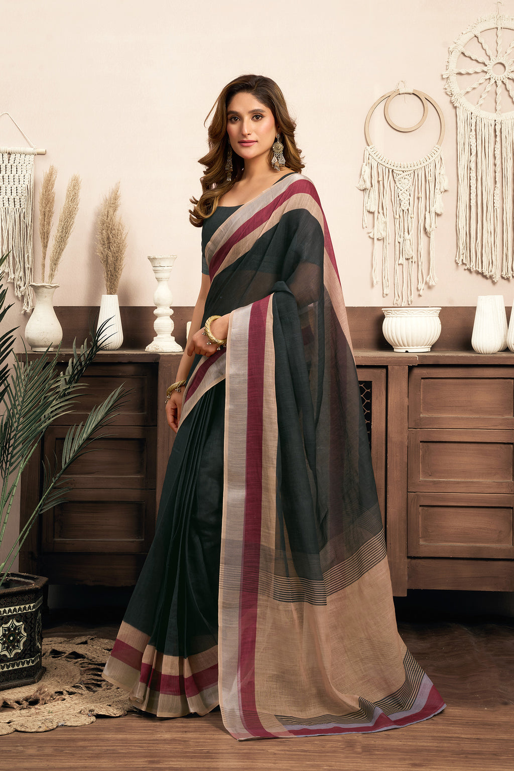 Women Black Linen Solid Saree