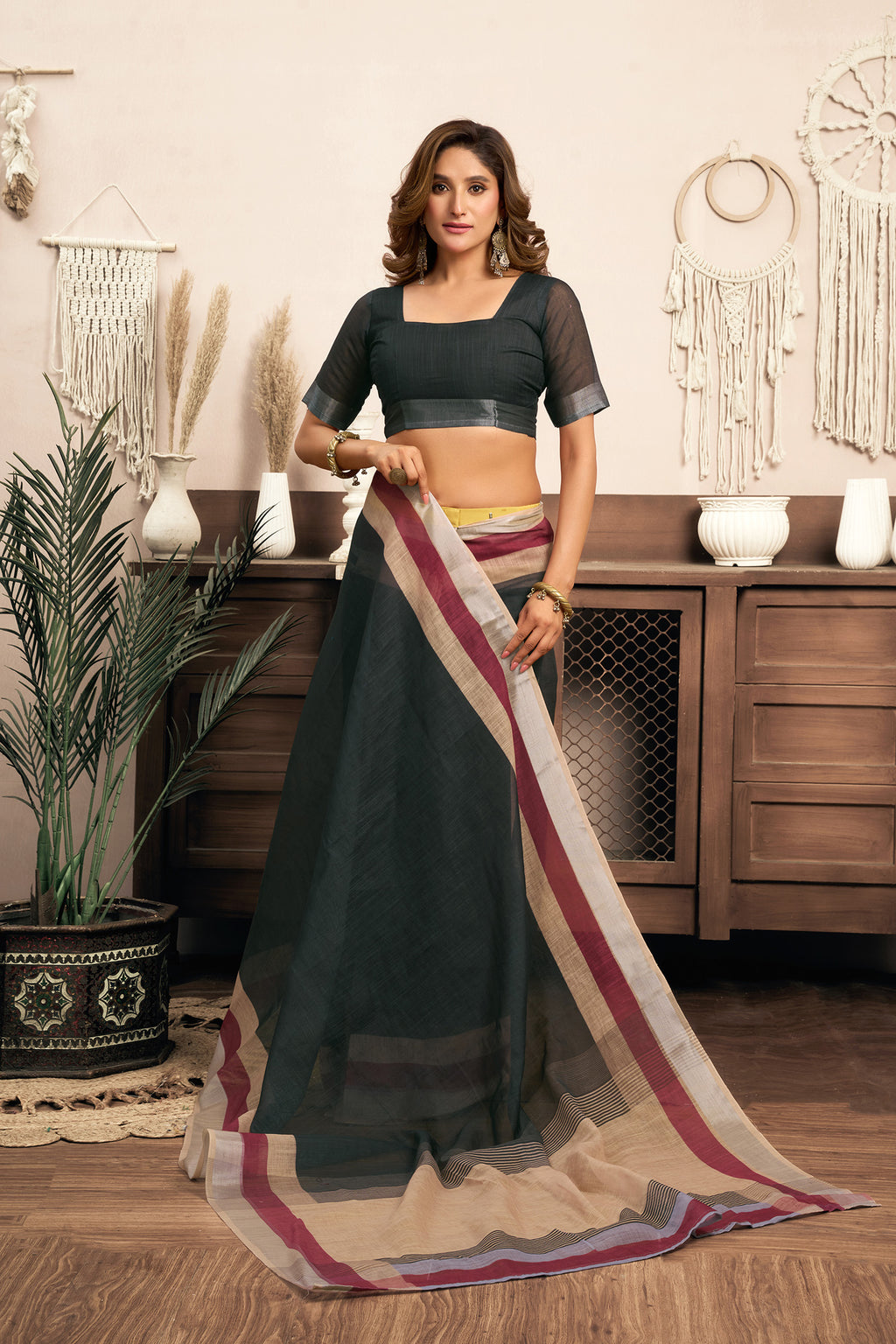 Women Black Linen Solid Saree