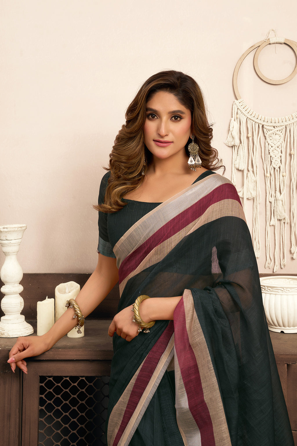 Women Black Linen Solid Saree