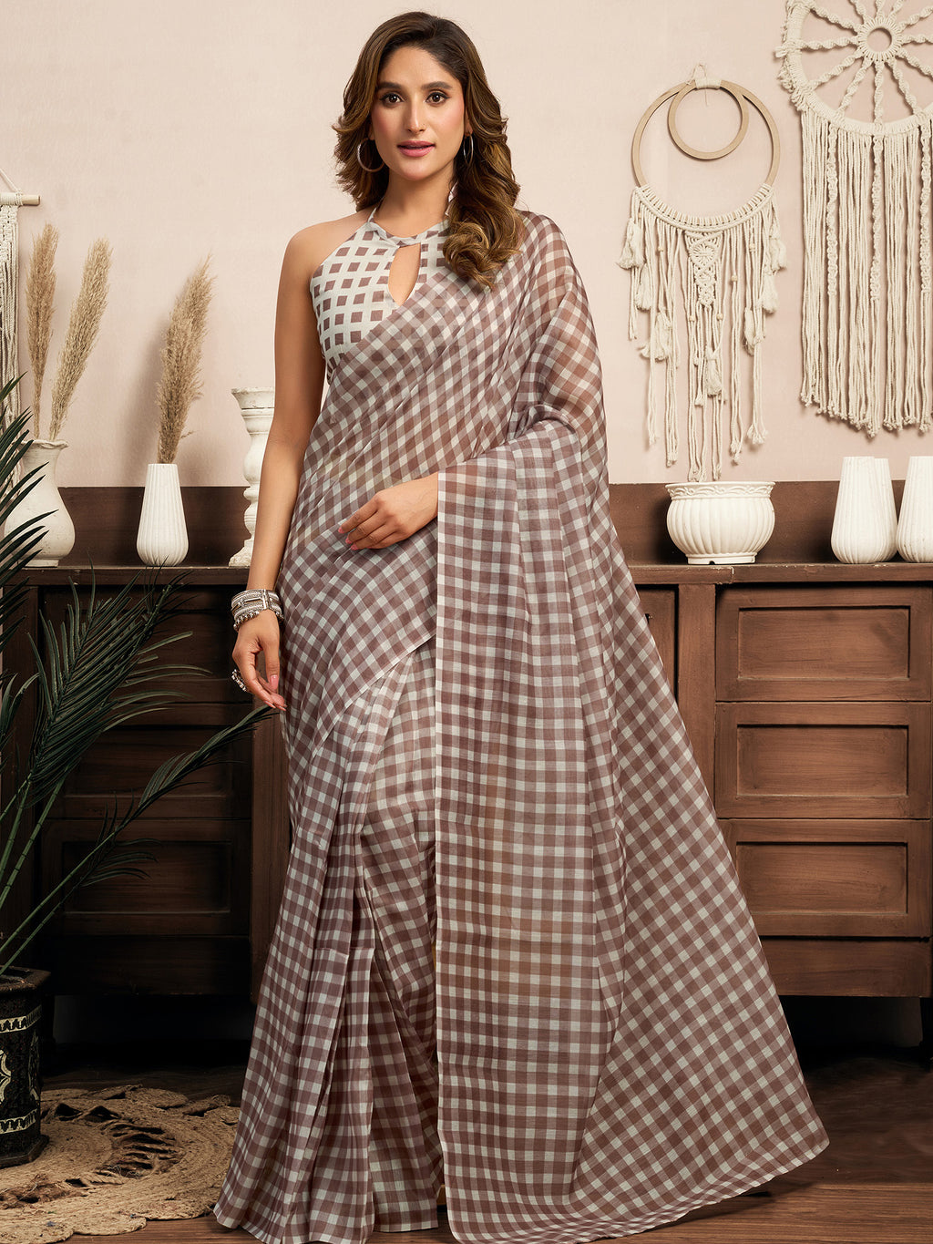 Women Beige Linen Checked Saree