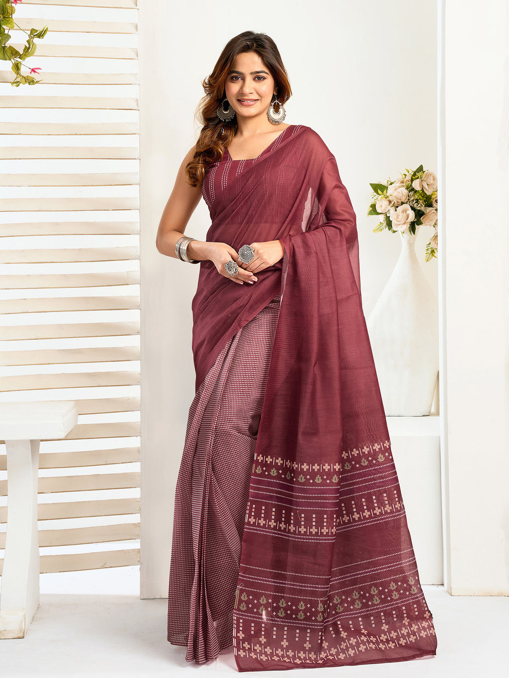 Women Maroon Linen Ethnic Motifs Saree