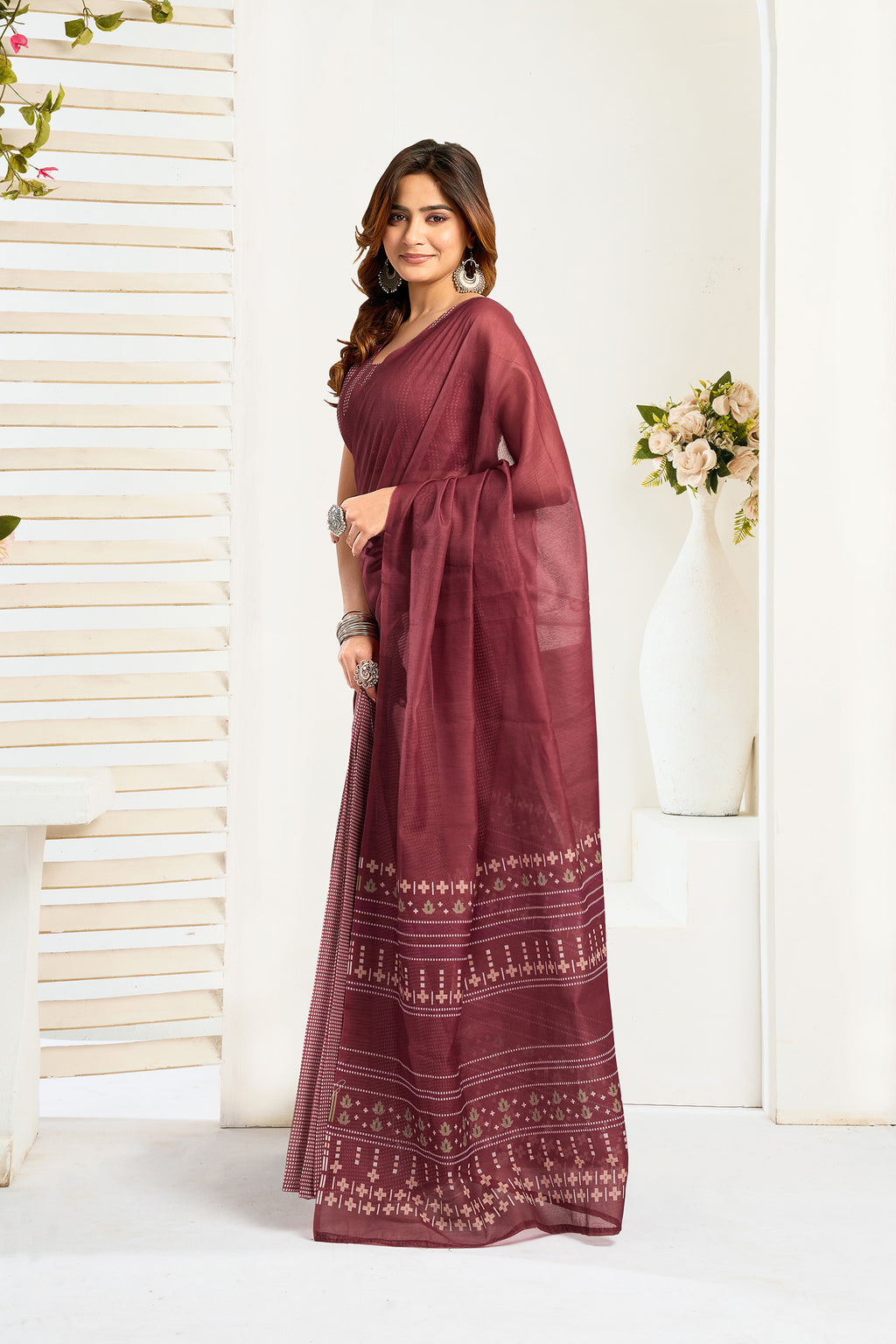 Women Maroon Linen Ethnic Motifs Saree