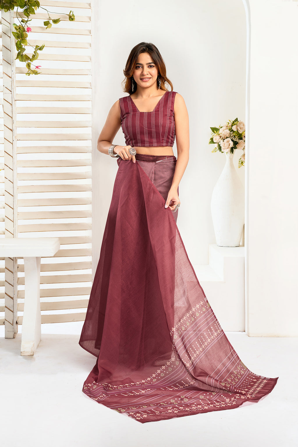 Women Maroon Linen Ethnic Motifs Saree