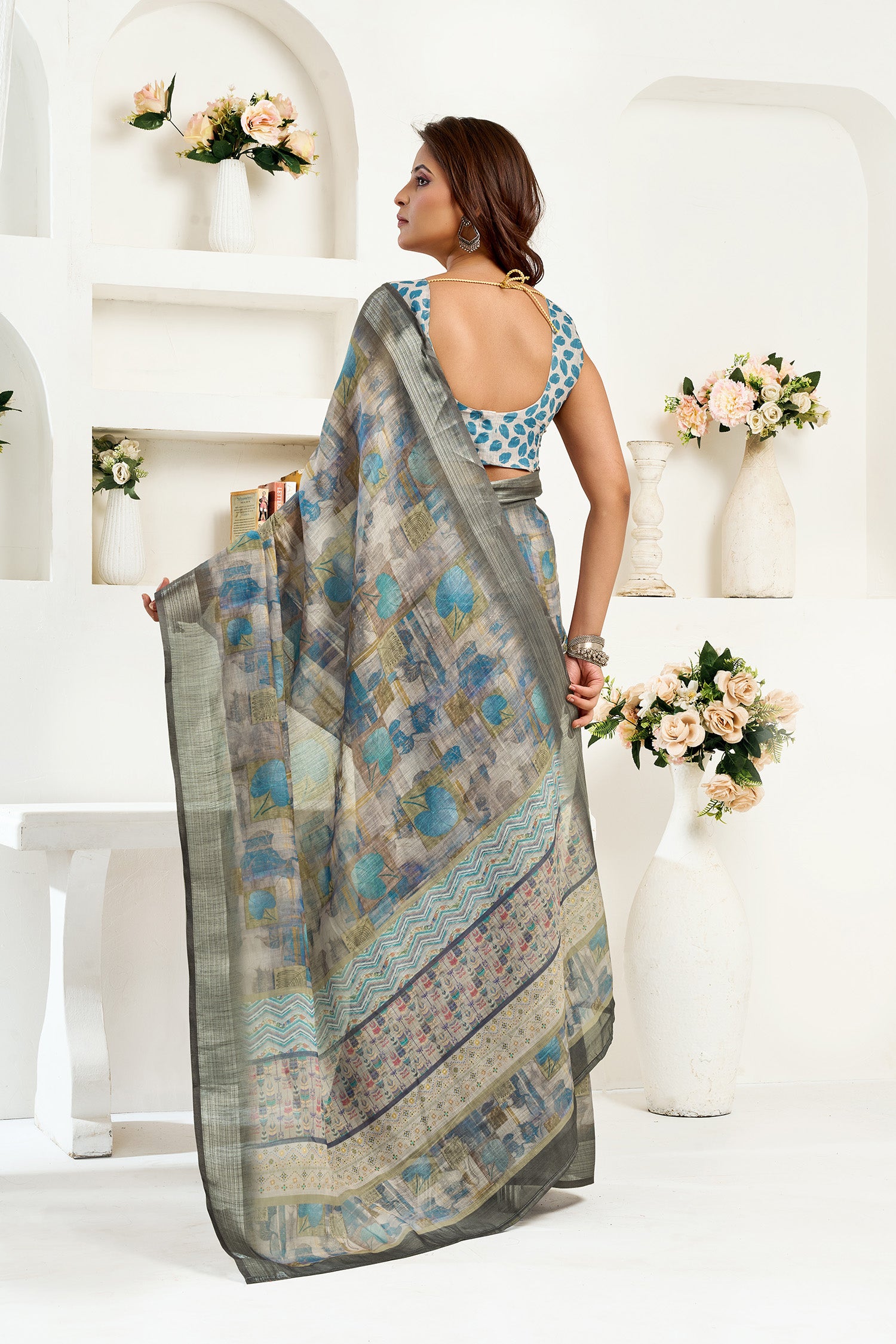 Women  Dusty Brown Linen Floral & Ethnic Motifs Saree