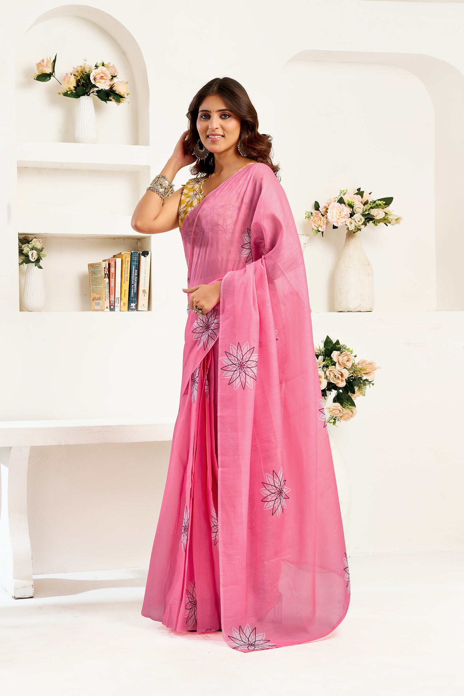 Women Baby Pink Linen Geomatric Saree