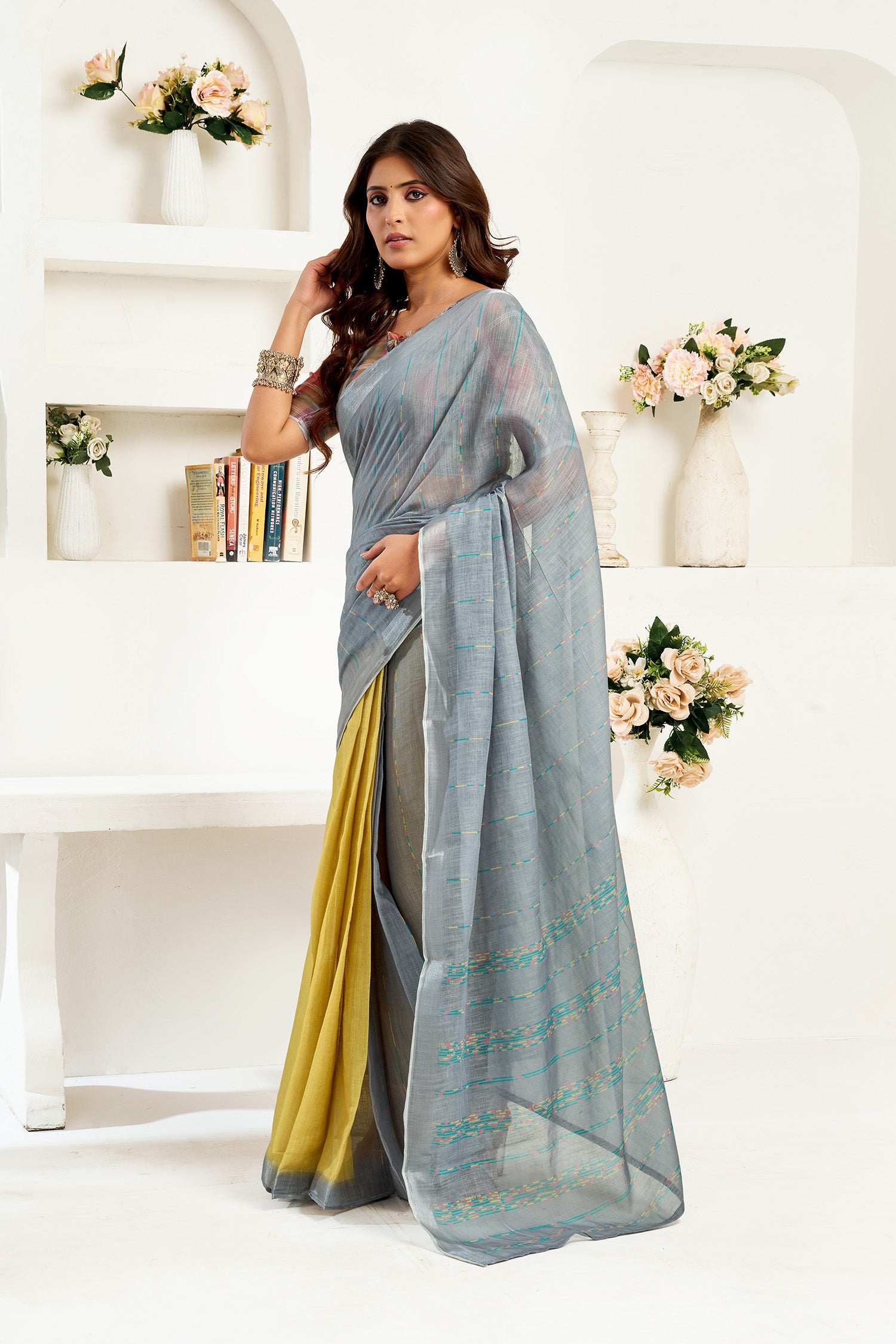 Women Grey  Linen Striped Saree