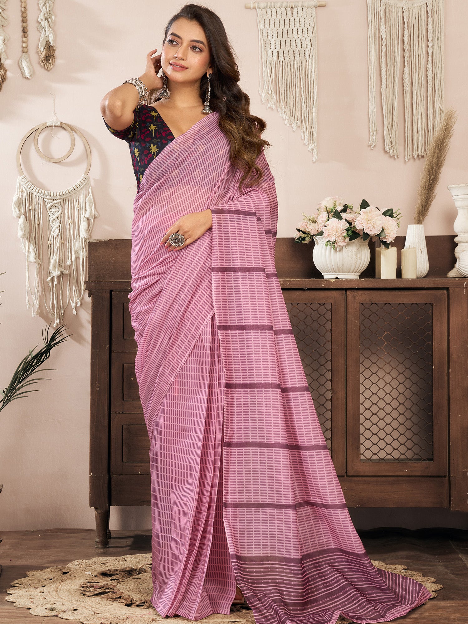 Women Coral Pink Linen Paisley & Geometric Saree