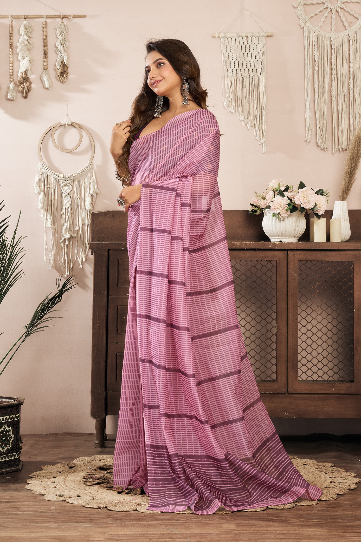 Women Coral Pink Linen Paisley & Geometric Saree