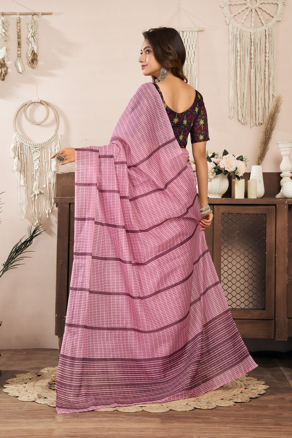 Women Coral Pink Linen Paisley & Geometric Saree