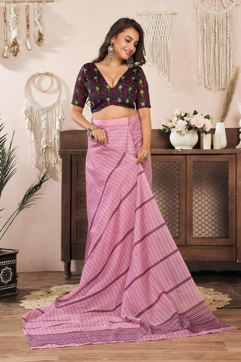 Women Coral Pink Linen Paisley & Geometric Saree