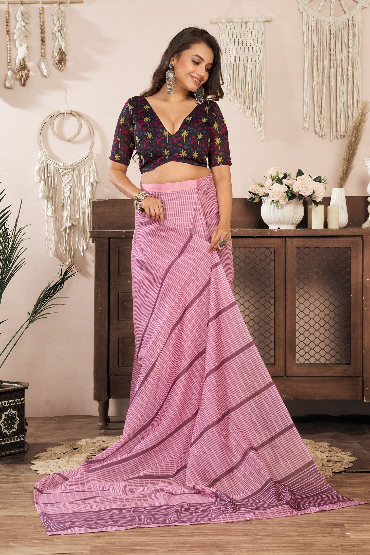 Women Coral Pink Linen Paisley & Geometric Saree