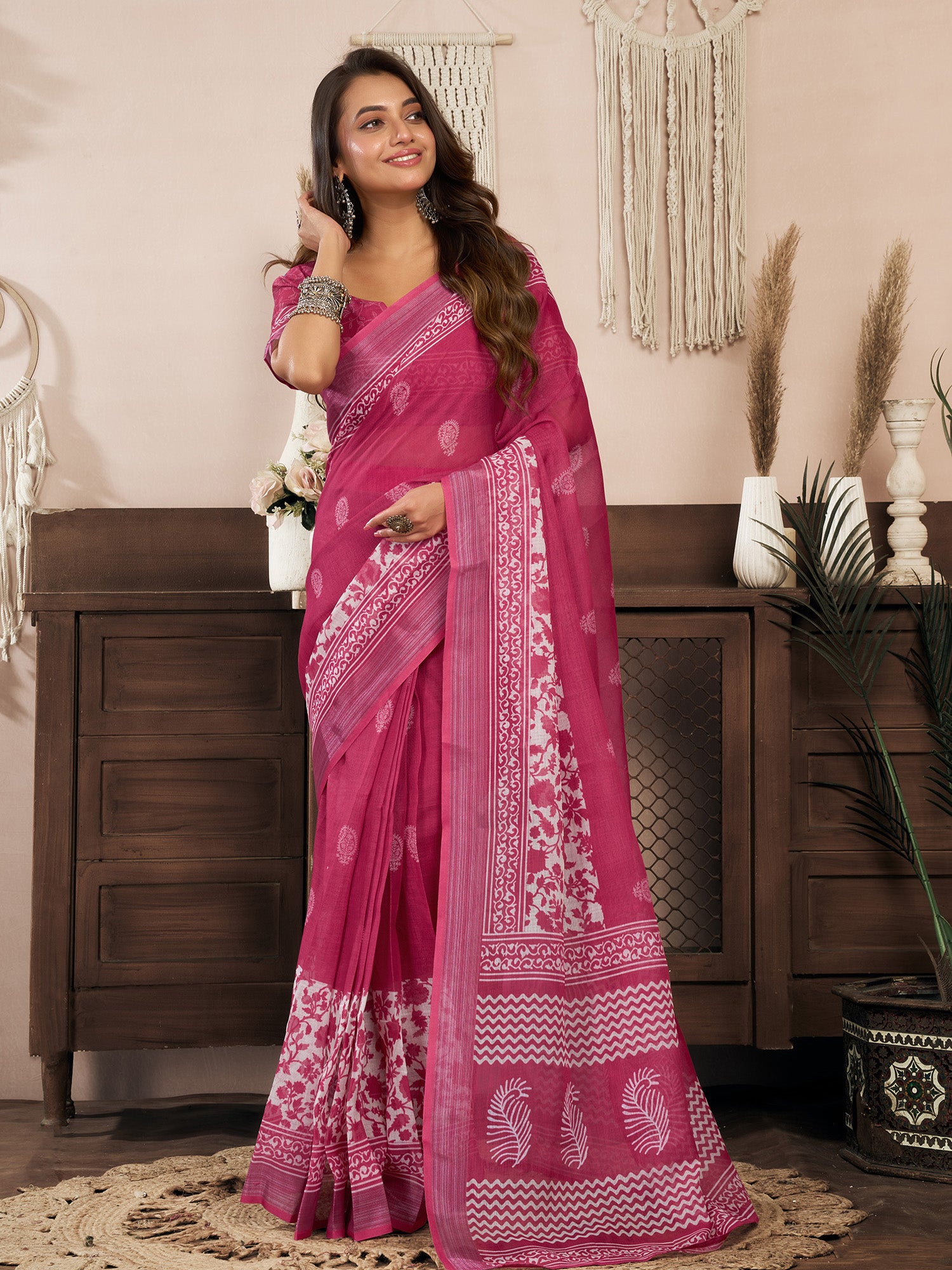 Women Pink Linen Floral Saree