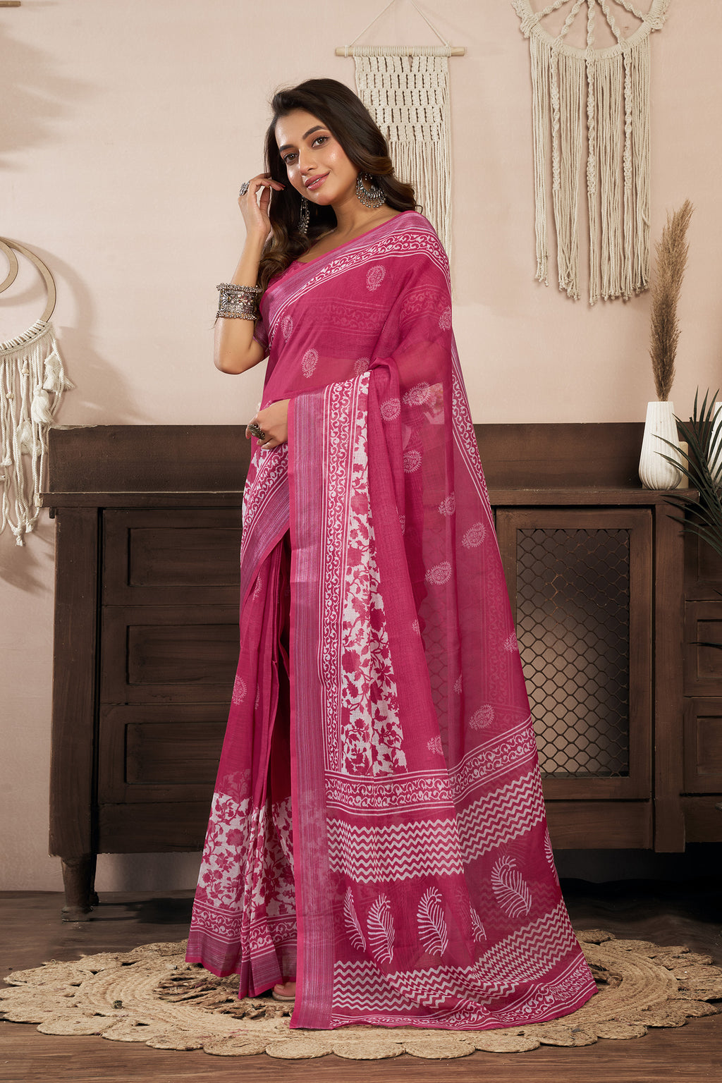 Women Pink Linen Floral Saree