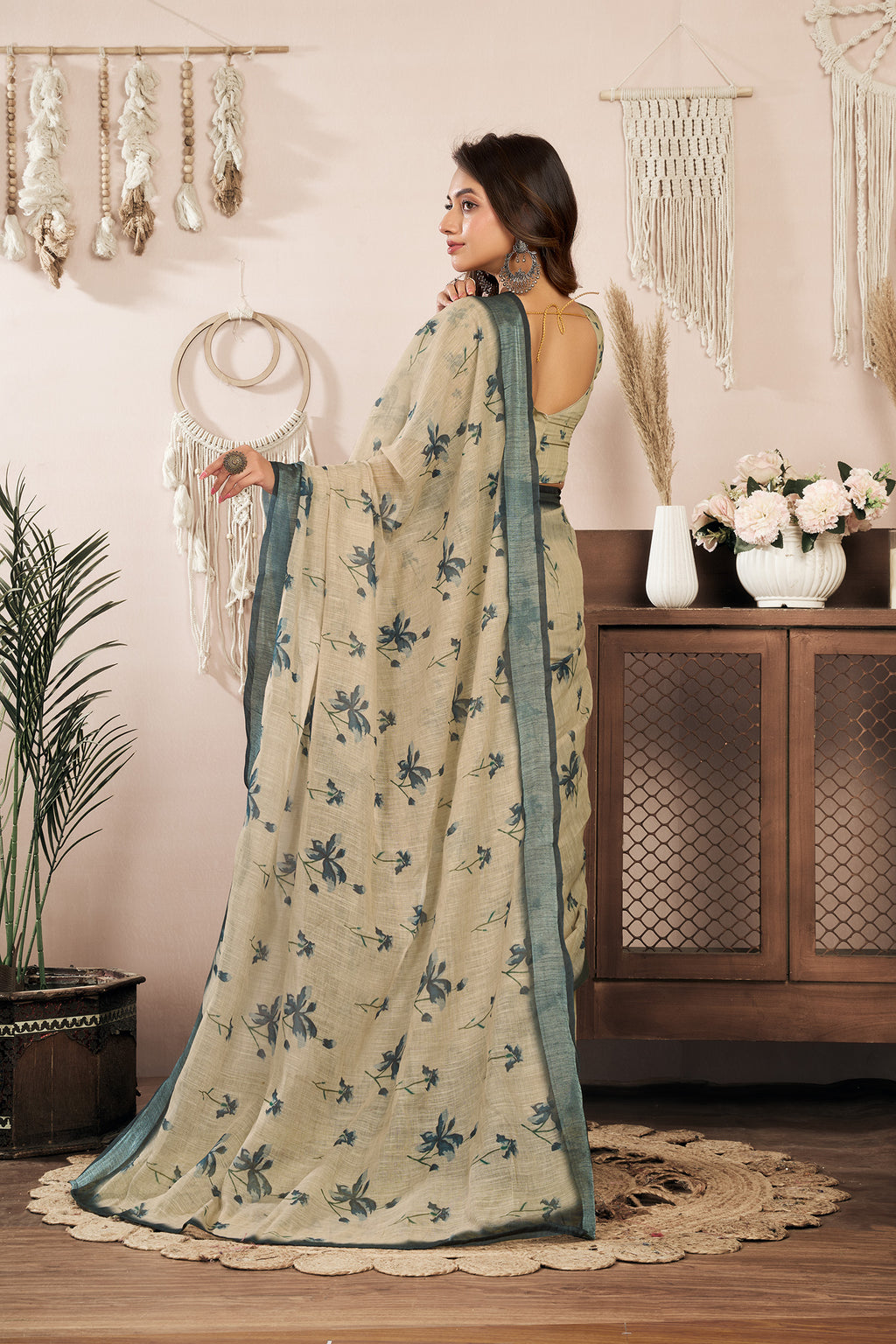 Women Beige Linen Floral Saree