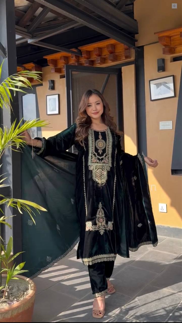 Women Black Velvet Kurta set