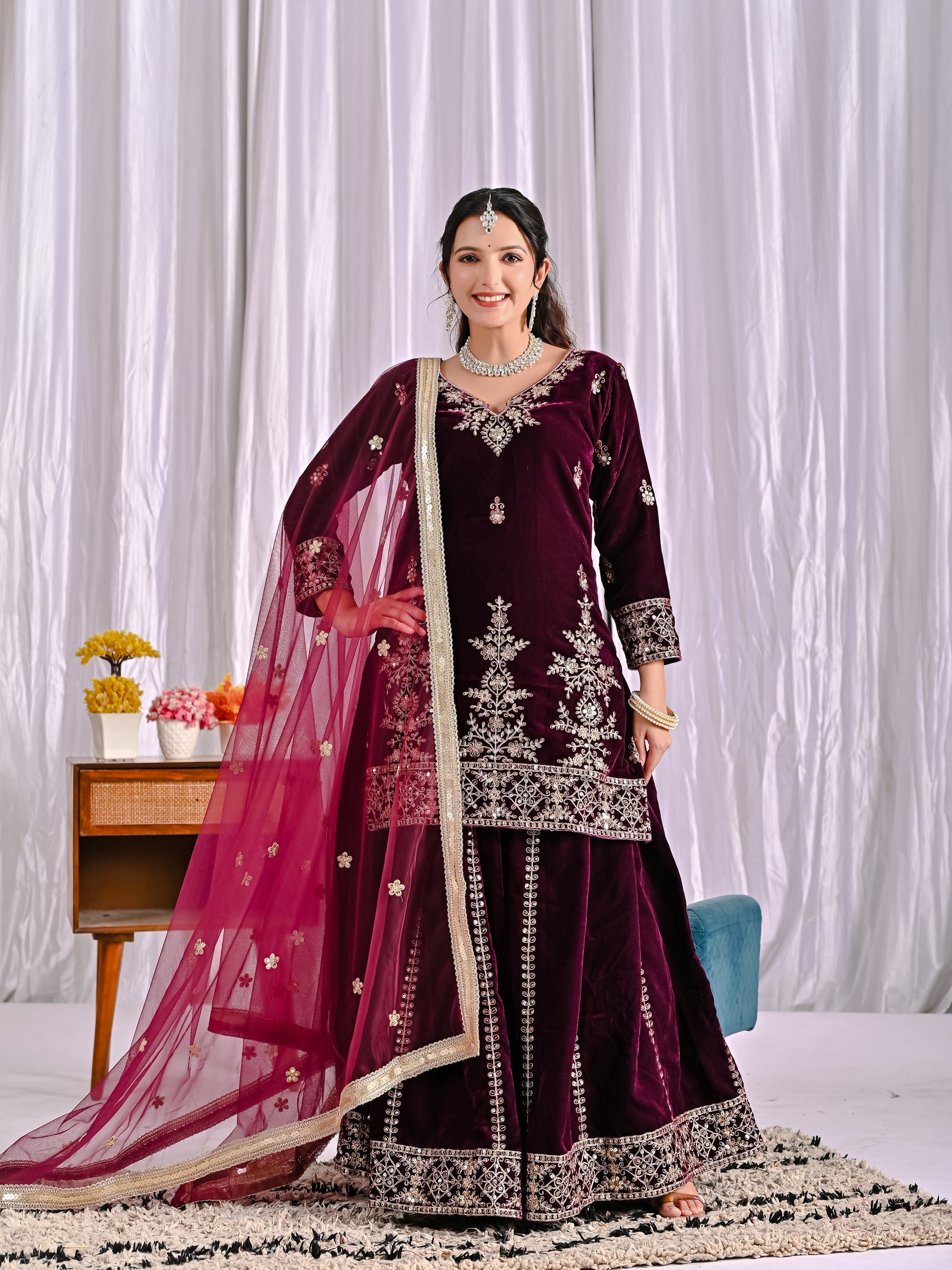 Women wine Velvet Kurta Set