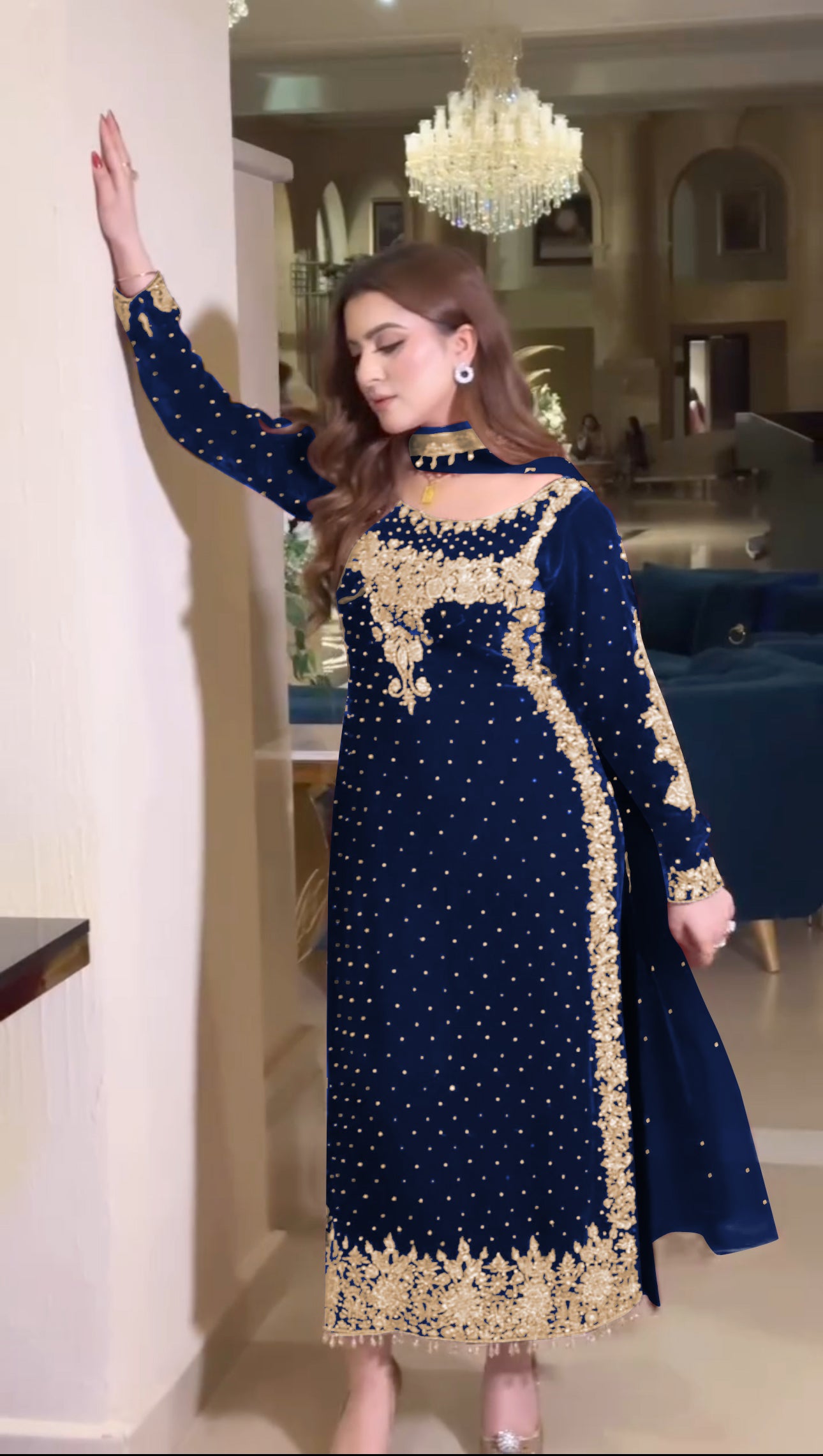 Women  Blue Velvet Kurta Set