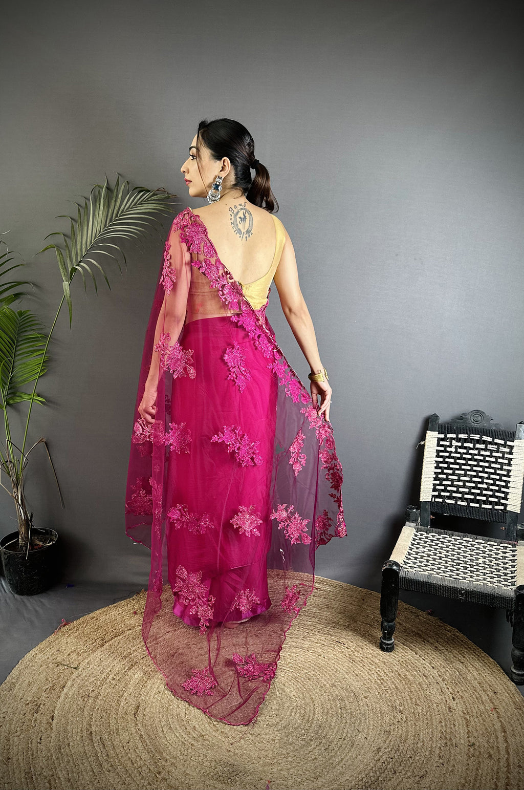 Women Georgette Saree Fuchsia Floral Embroidered Saree with unstitched blouse