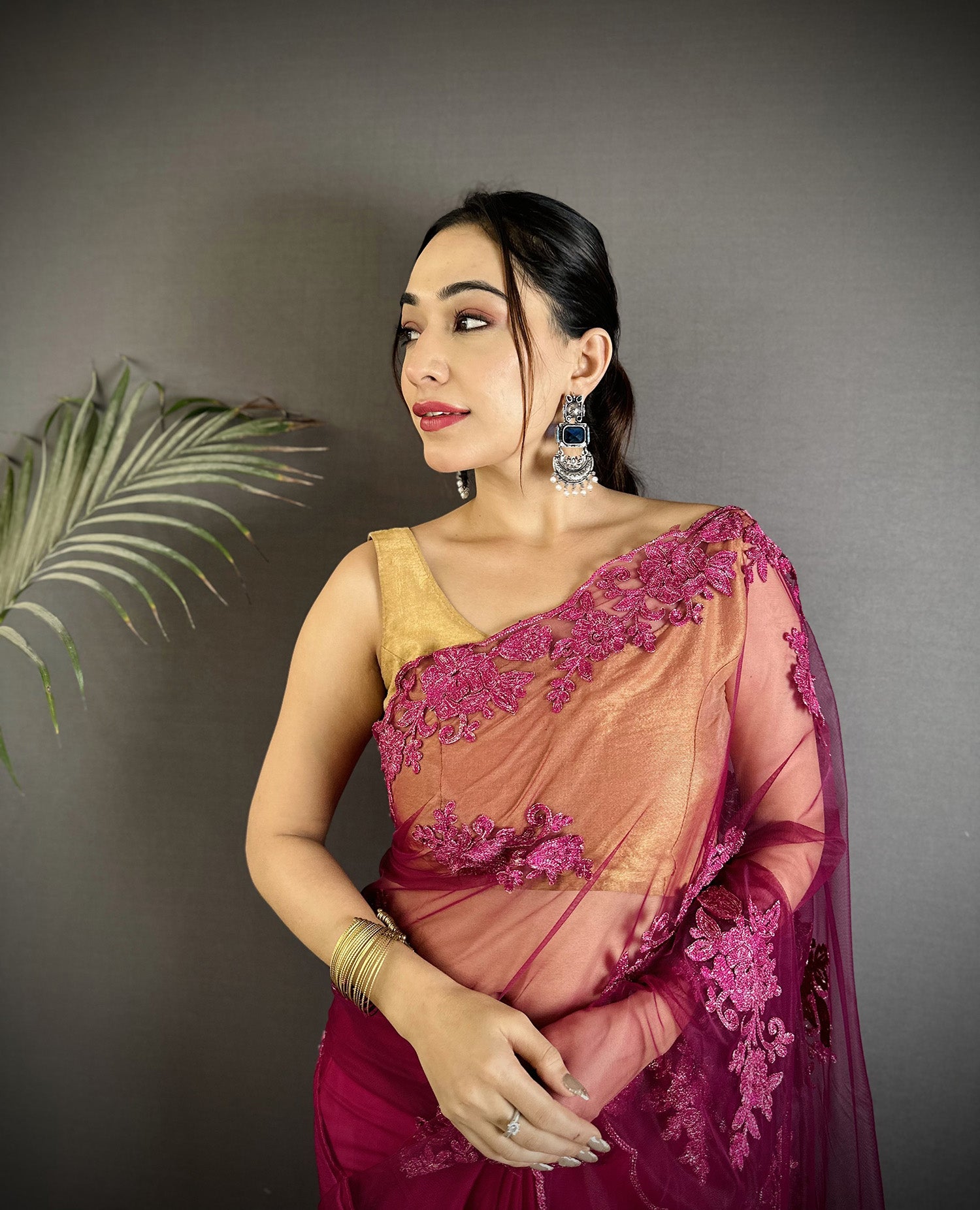 Women Georgette Saree Fuchsia Floral Embroidered Saree with unstitched blouse