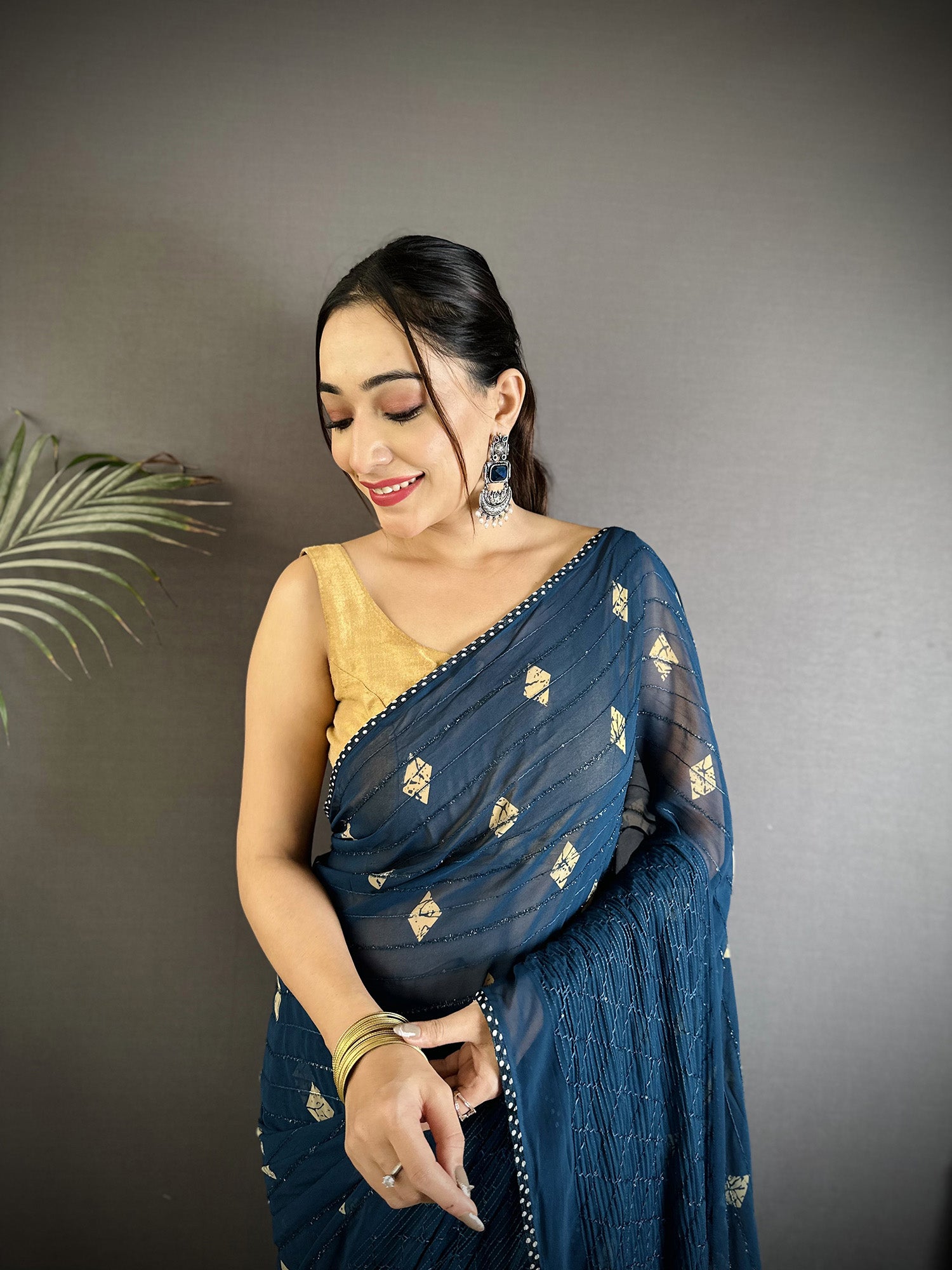 Women Georgette Saree Blue Polka Dot Pattern Saree with unstitched blouse