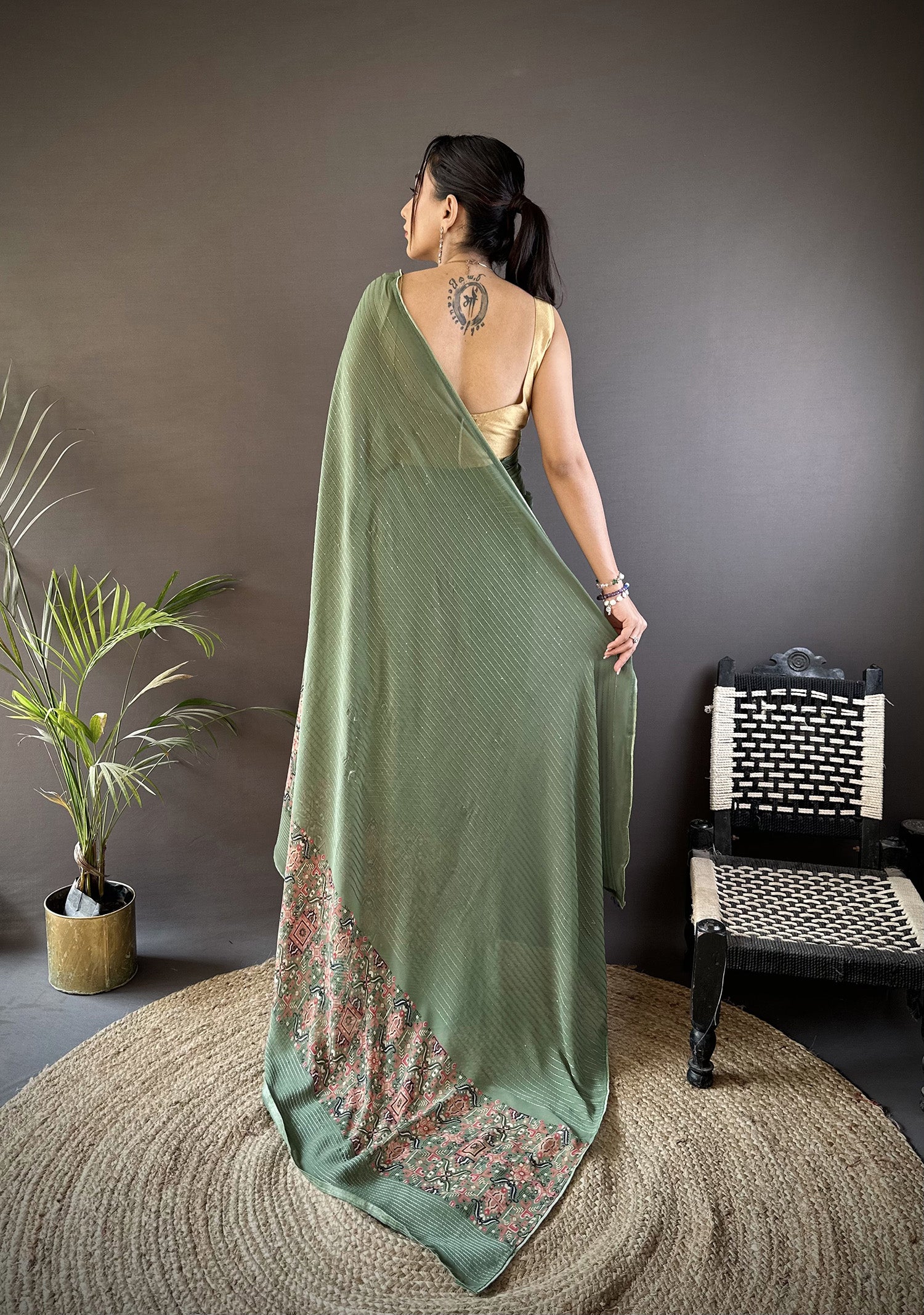 Women Georgette Mehendi Green Attractive Foil Print Saree with unstitched blouse