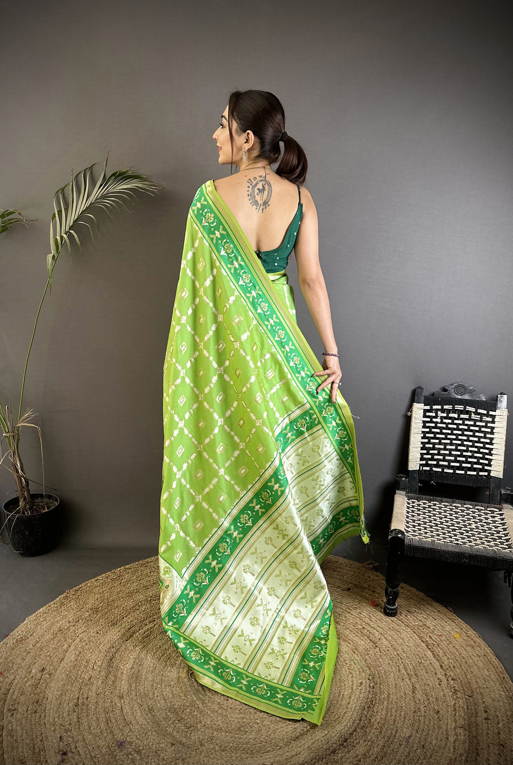 Women Banarasi Silk Pear Green Motifs Inspired By Nature Saree with unstitched blouse