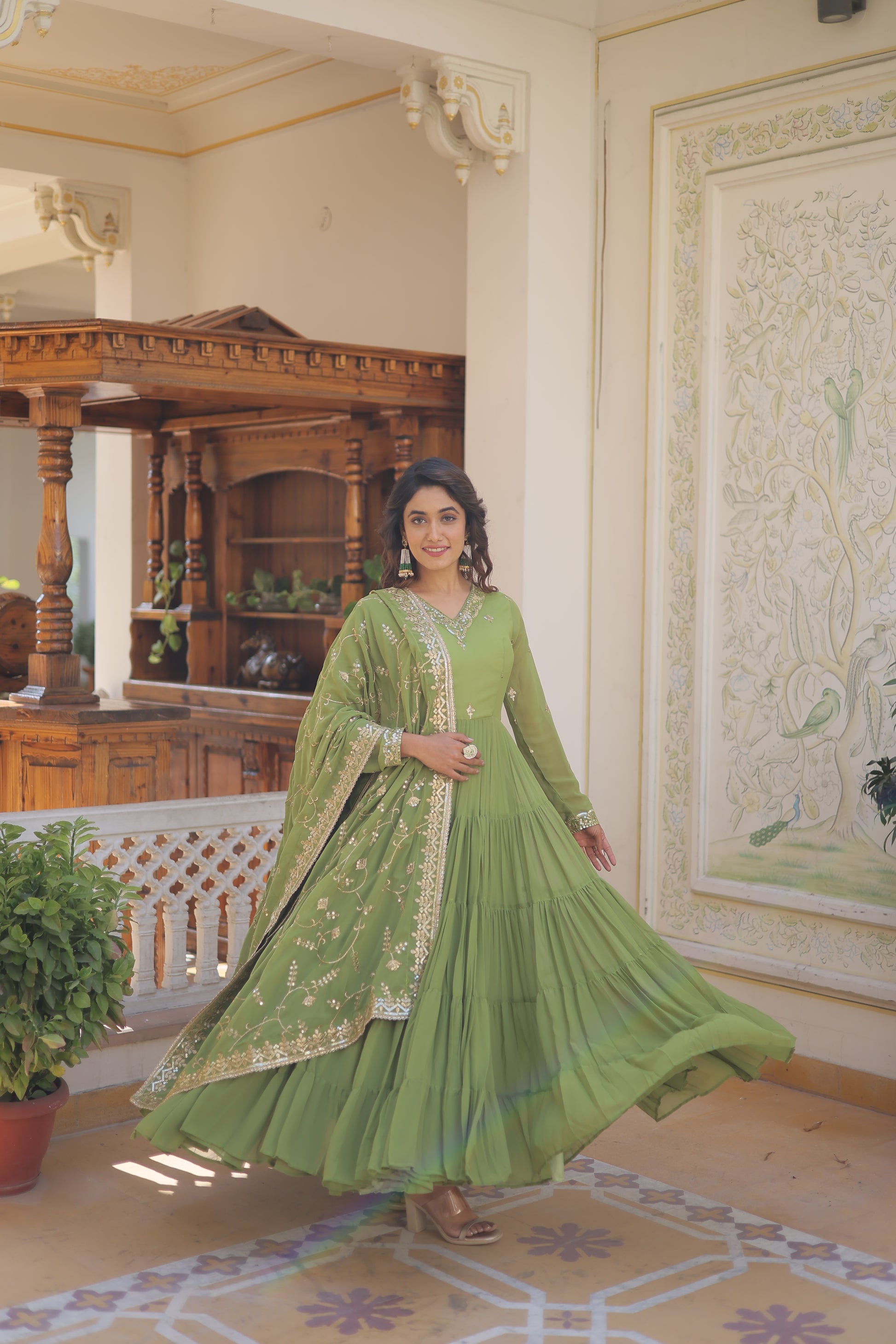 Women Georgette Green Sequence embroidery Work Kurta Set