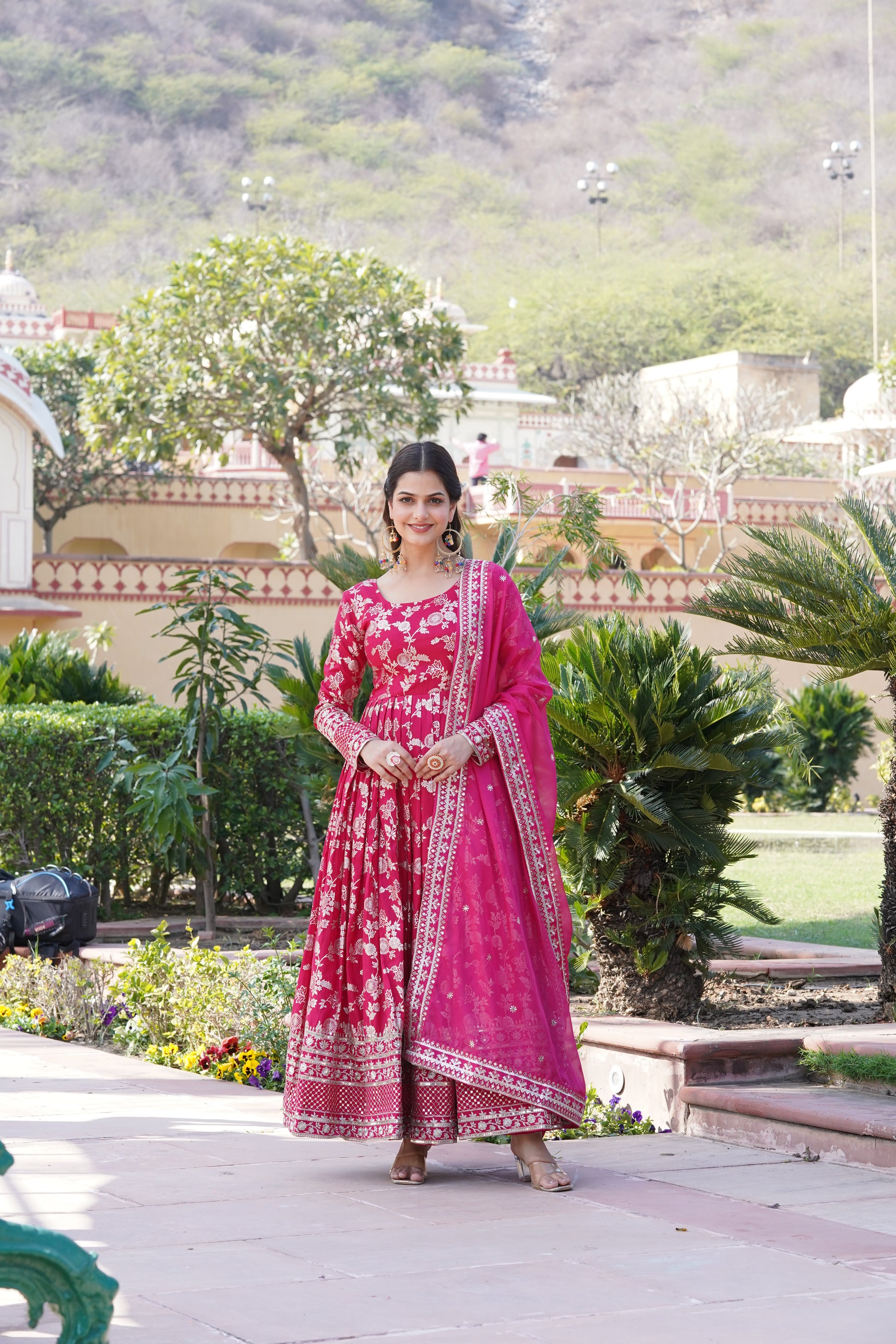 Women Viscose Jacquard Pink Sequence embroidery work Kurta Set