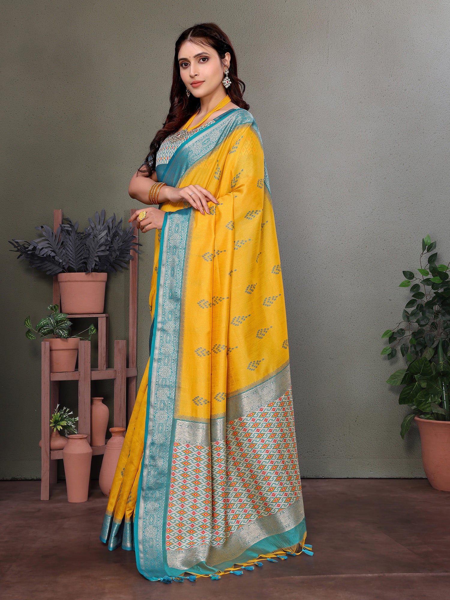 Yellow Banarasi Silk Saree with Unstitched Blouse
