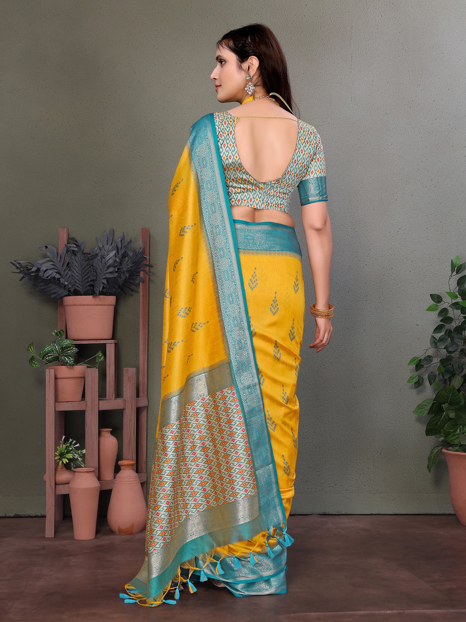Yellow Banarasi Silk Saree with Unstitched Blouse