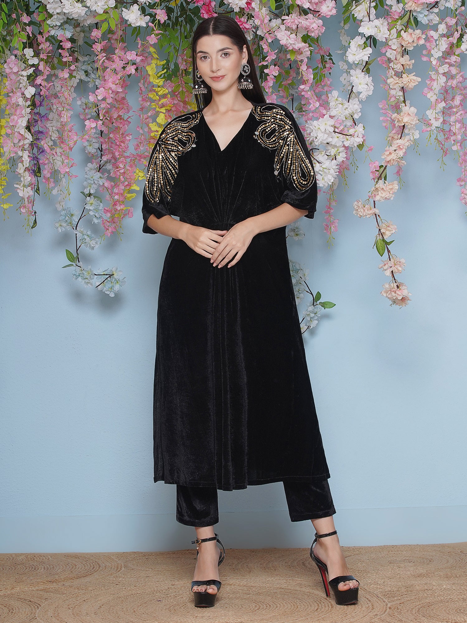 Women Black Hand Embellished Velvet Set