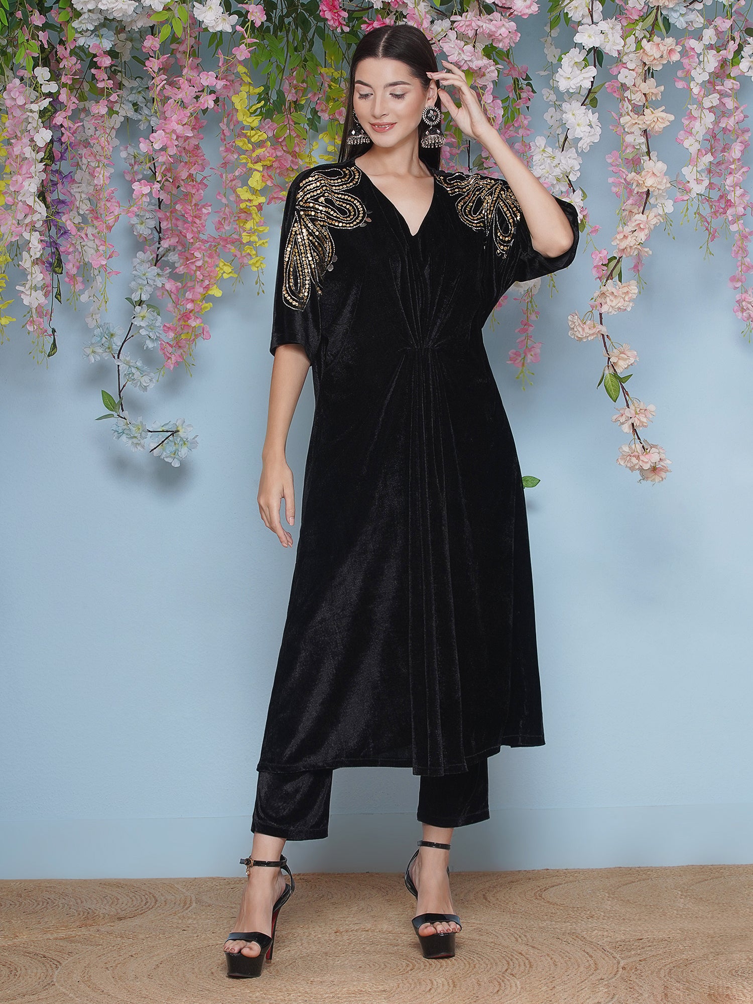 Women Black Hand Embellished Velvet Set
