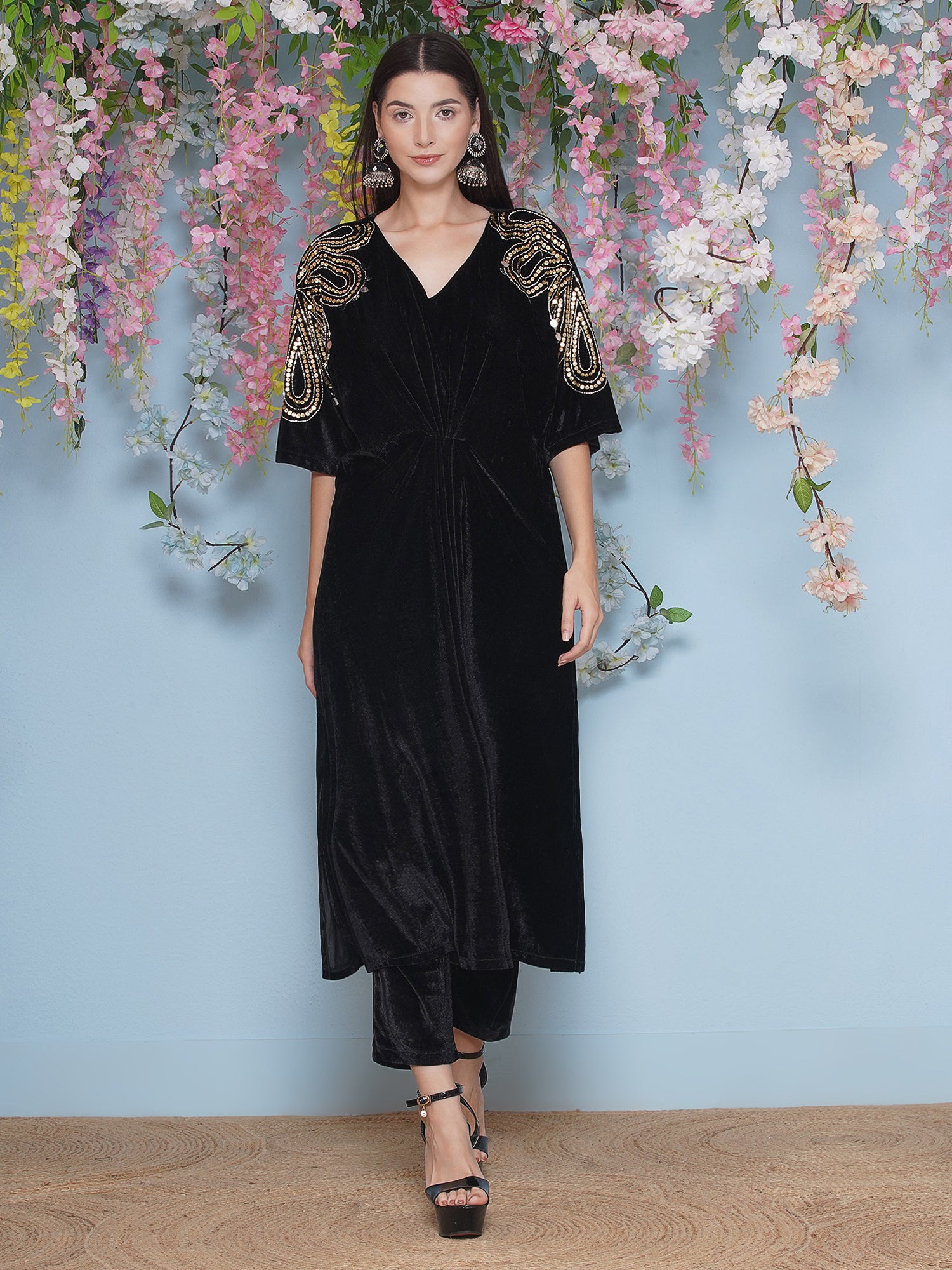 Women Black Hand Embellished Velvet Set