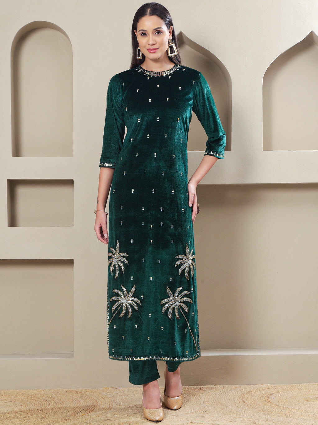 Women GREEN VELVET HAND EMBELLISHED LONG KURTA WITH PANTS