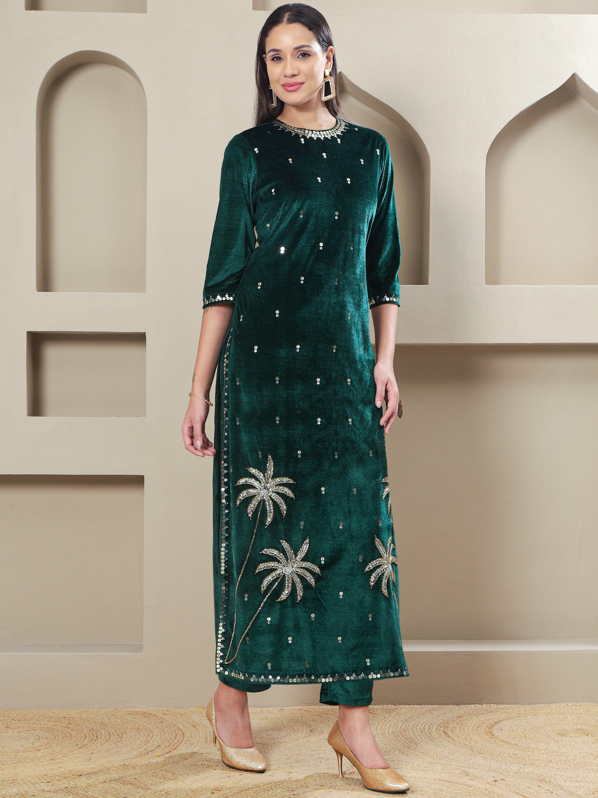 Women GREEN VELVET HAND EMBELLISHED LONG KURTA WITH PANTS