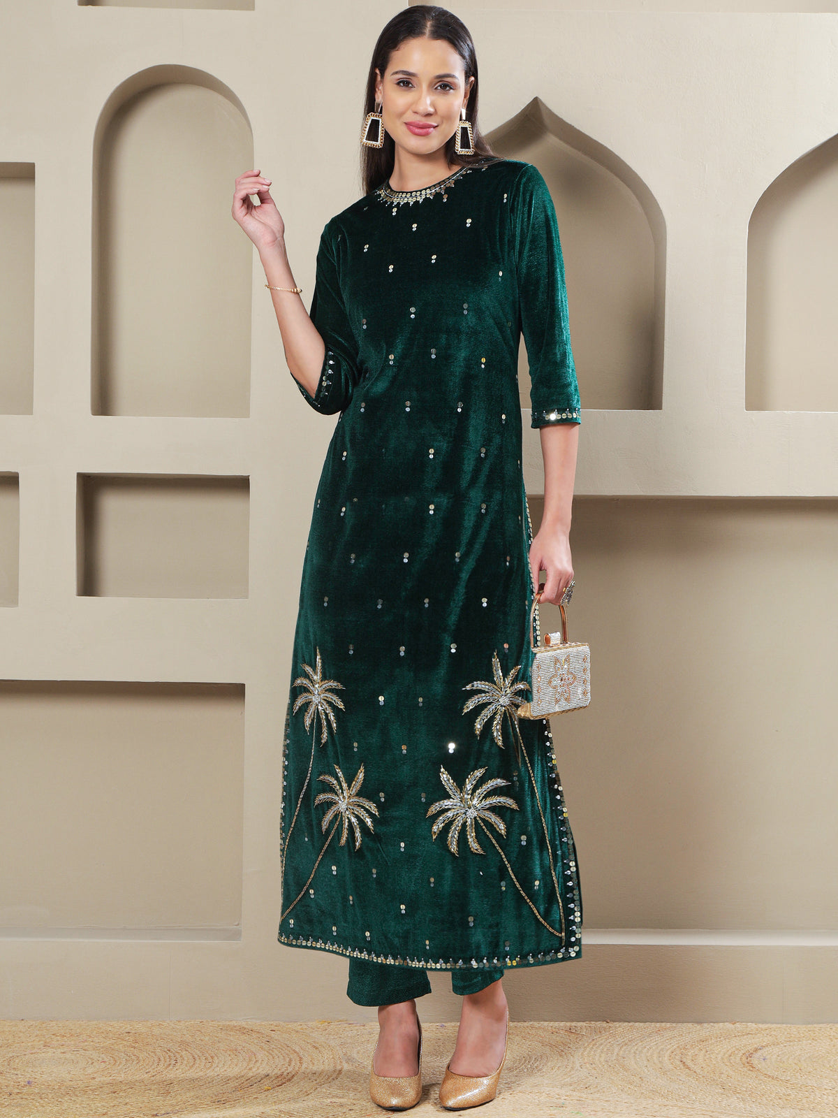 Women GREEN VELVET HAND EMBELLISHED LONG KURTA WITH PANTS