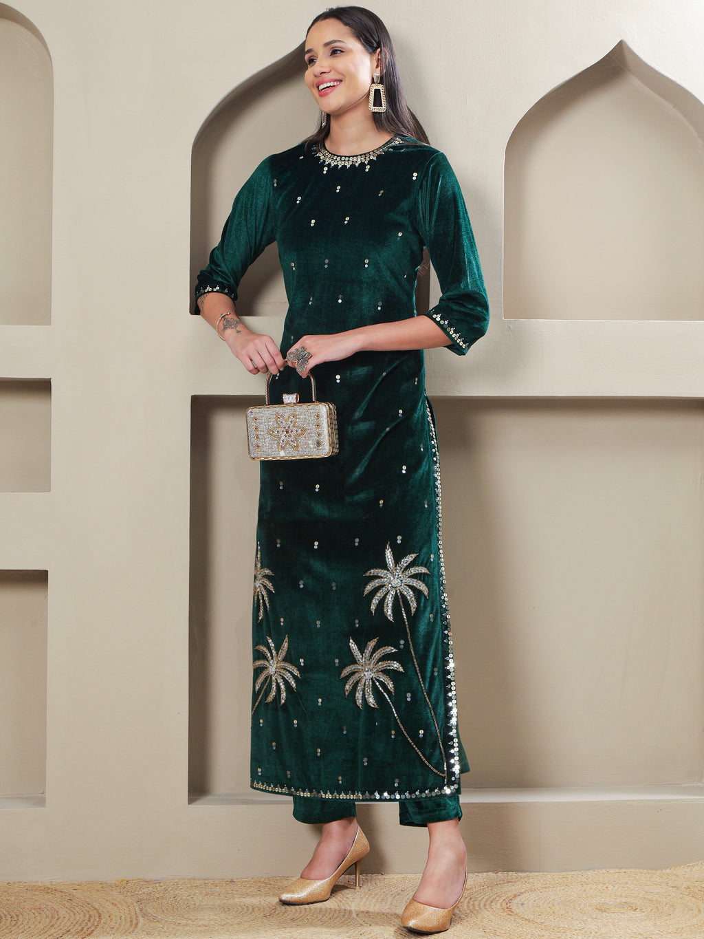 Women GREEN VELVET HAND EMBELLISHED LONG KURTA WITH PANTS