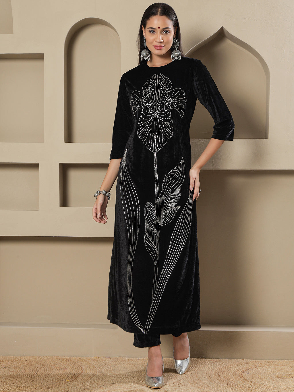 Women BLACK VELVET HAND EMBELLISHED LONG KURTA WITH PANTS