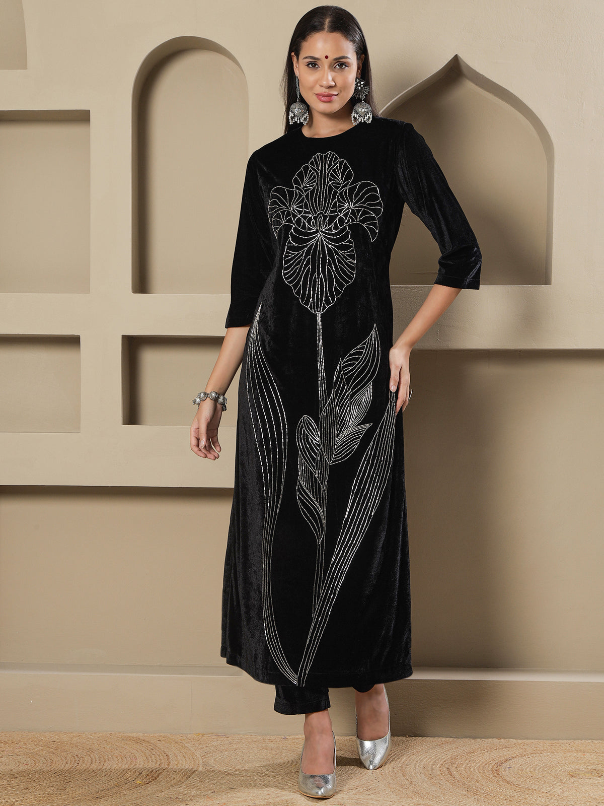 Women BLACK VELVET HAND EMBELLISHED LONG KURTA WITH PANTS