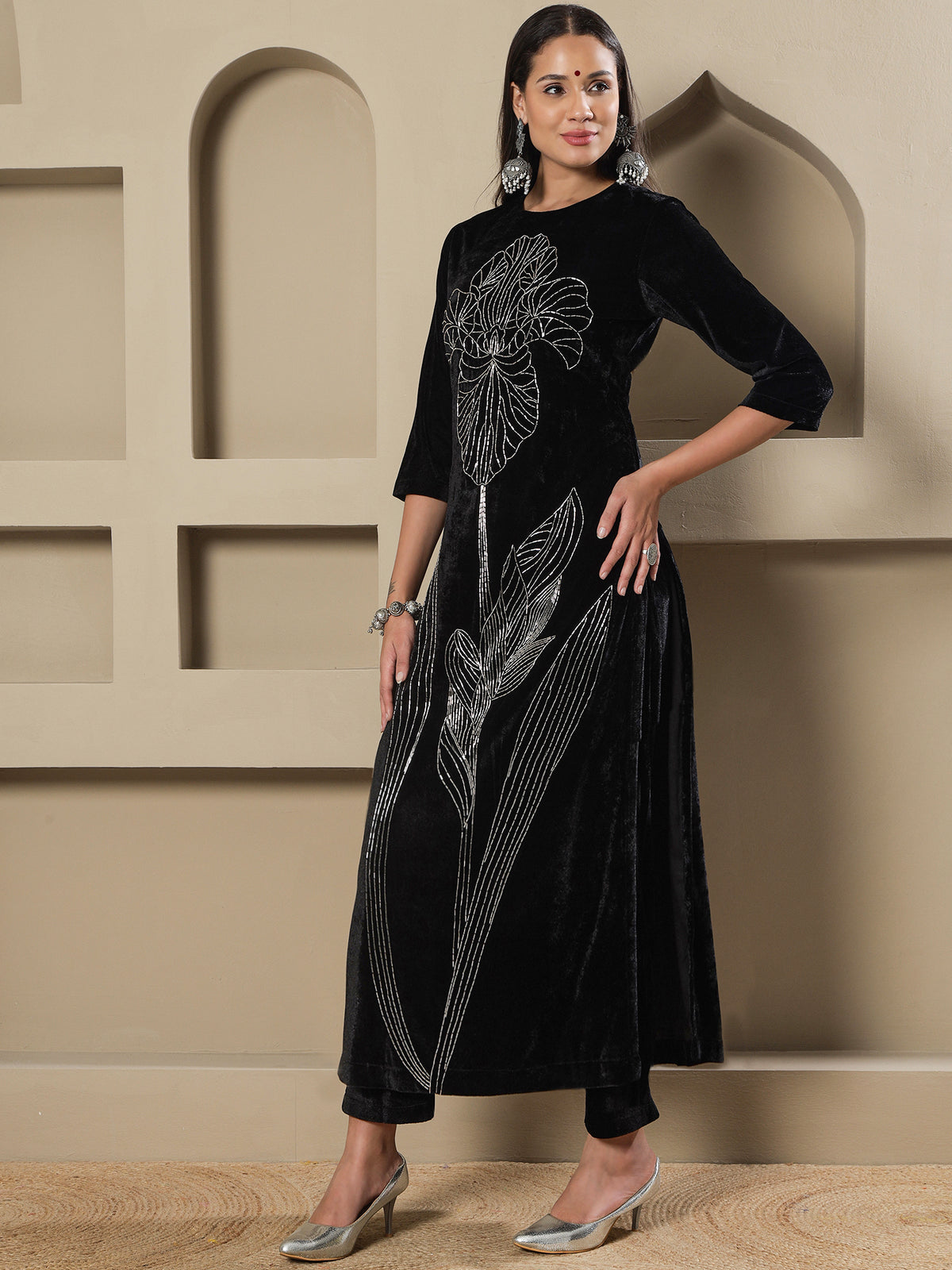 Women BLACK VELVET HAND EMBELLISHED LONG KURTA WITH PANTS