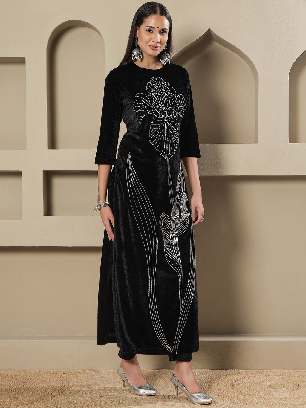 Women BLACK VELVET HAND EMBELLISHED LONG KURTA WITH PANTS