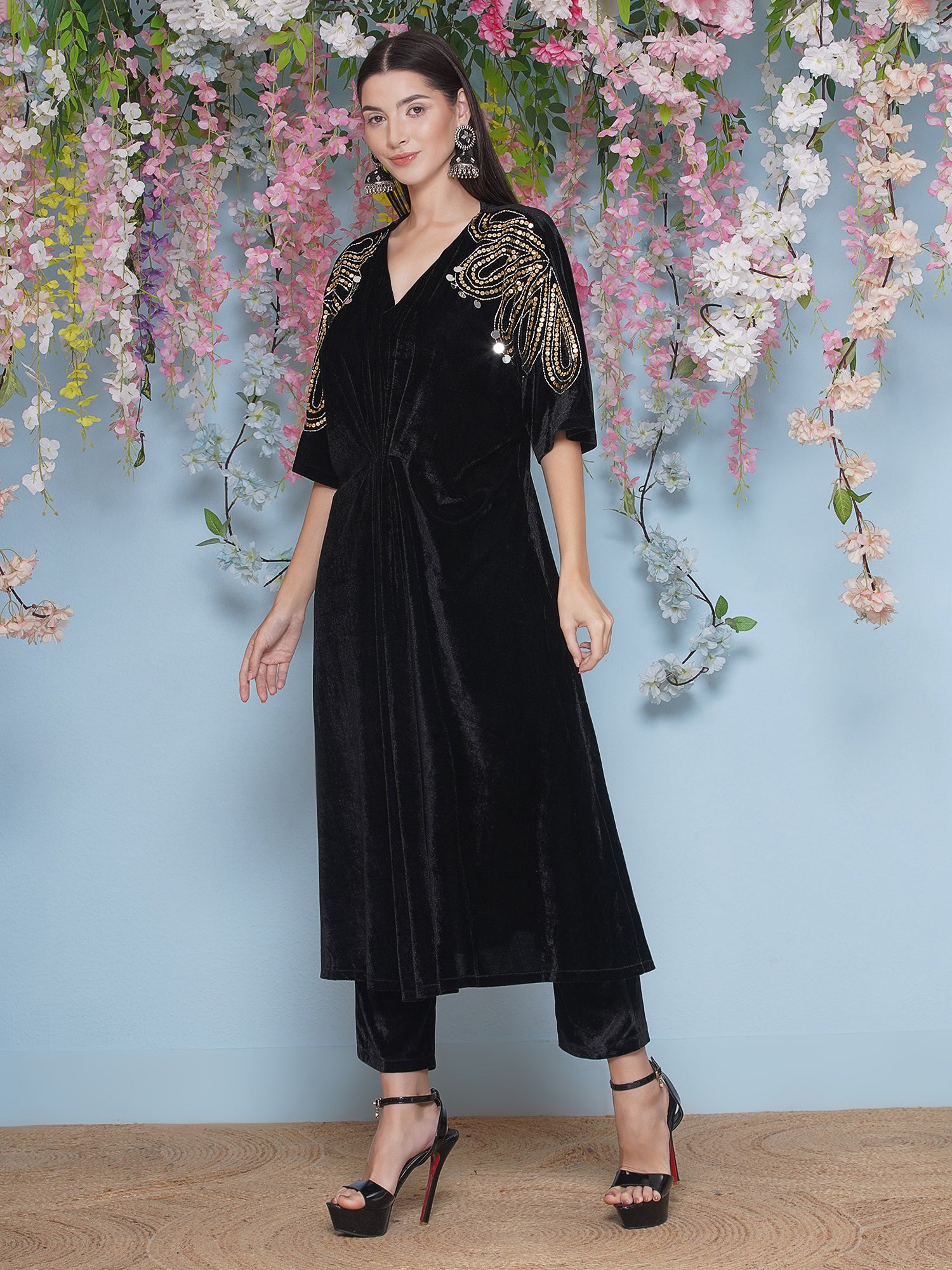 Women Black Hand Embellished Velvet Set