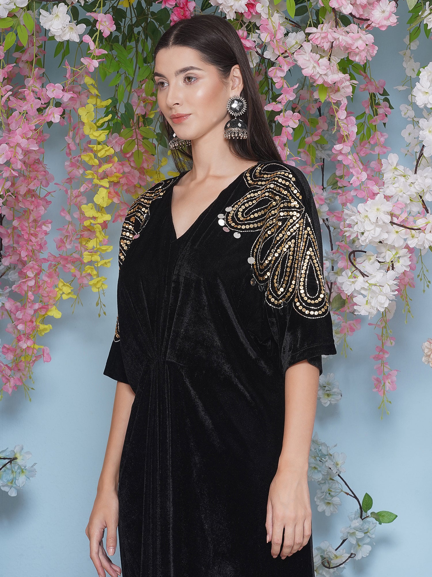 Women Black Hand Embellished Velvet Set