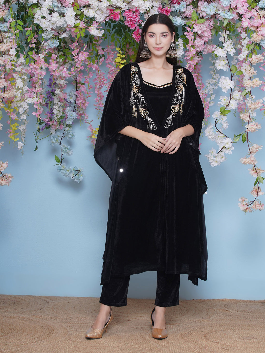 Women Black Hand Embellished Kaftaan with ineer and Pant