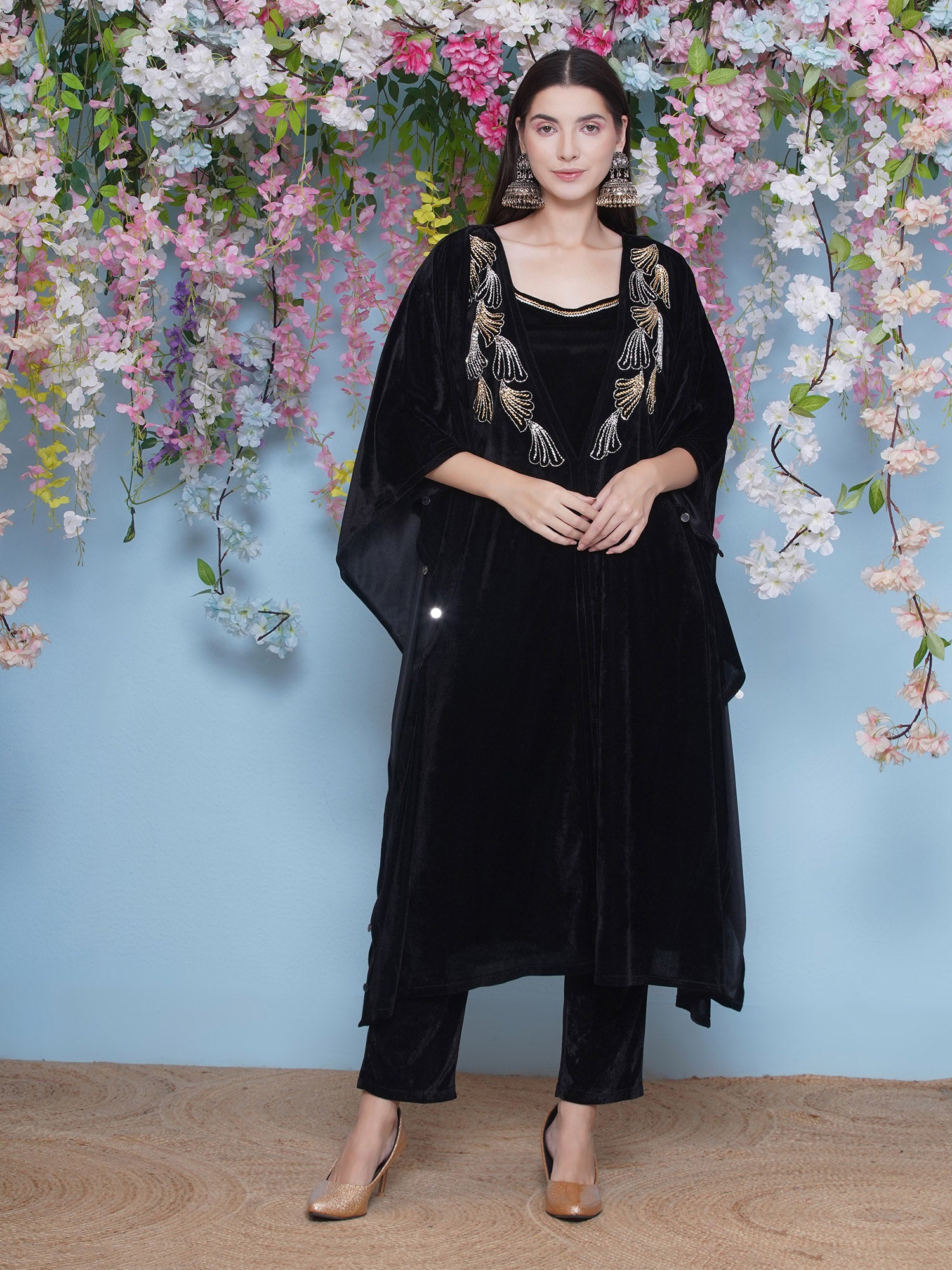 Women Black Hand Embellished Kaftaan with ineer and Pant