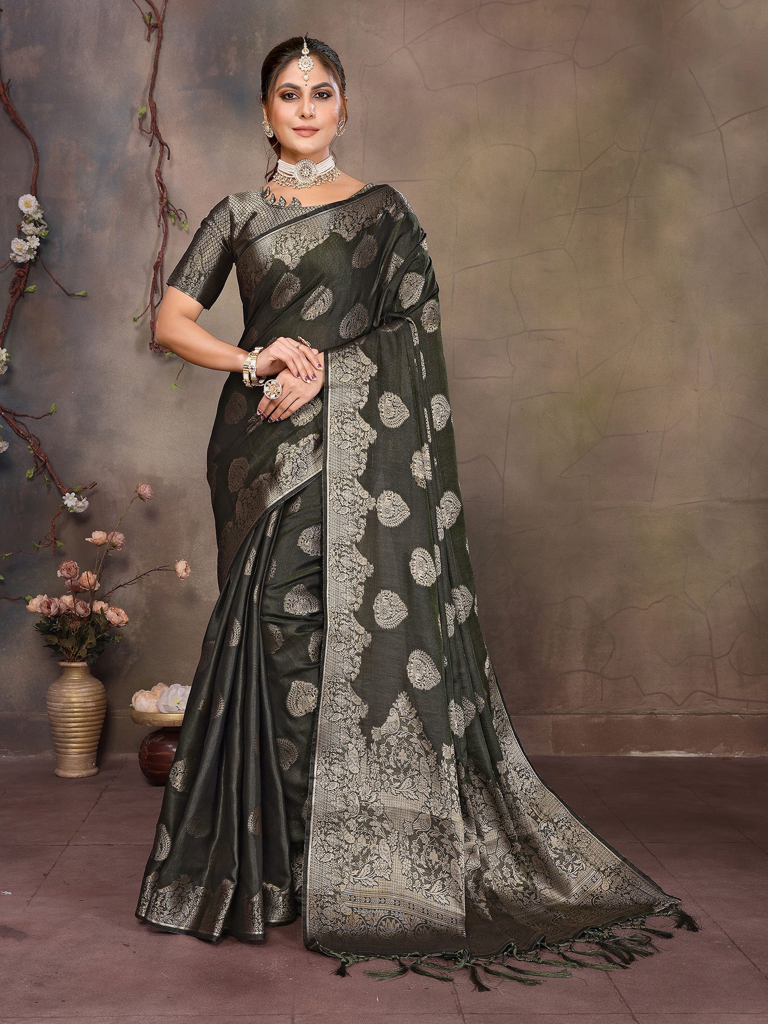 Dark Green Banarasi Silk Saree with Unstitched Blouse