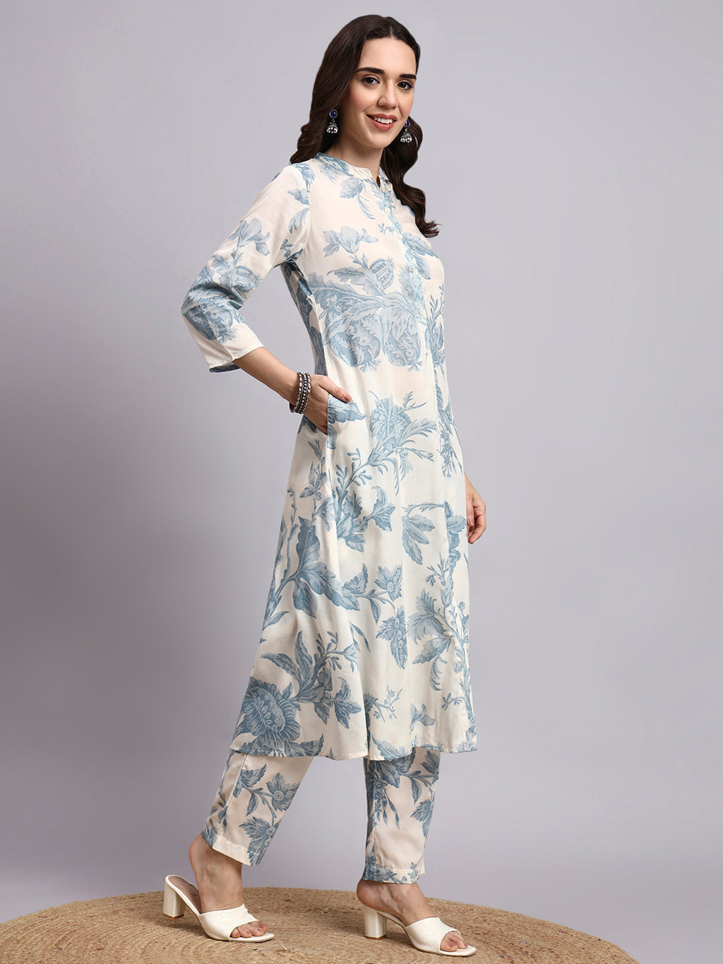 Women Cream Printed Rayon Kurta pant set