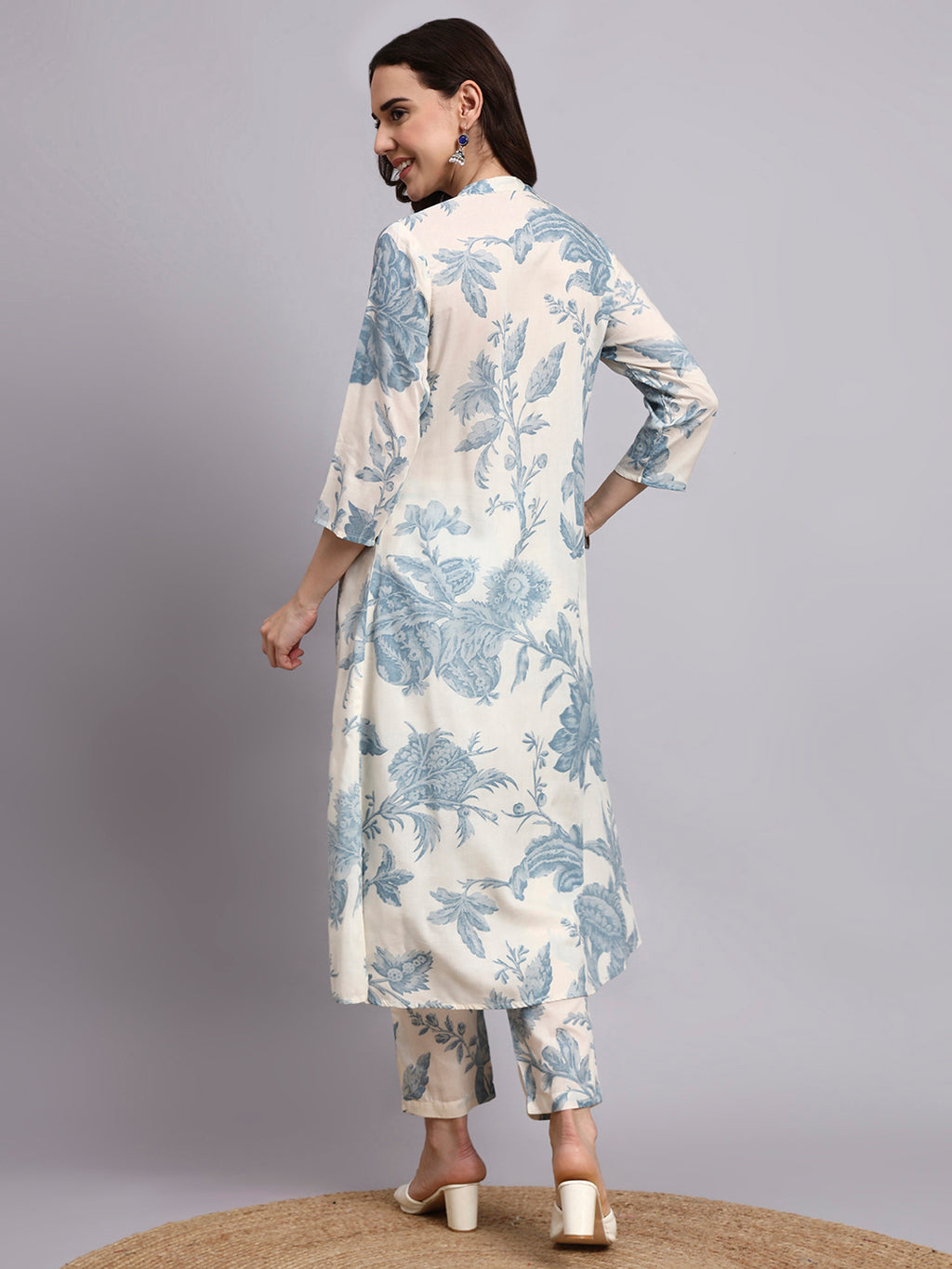 Women Cream Printed Rayon Kurta pant set