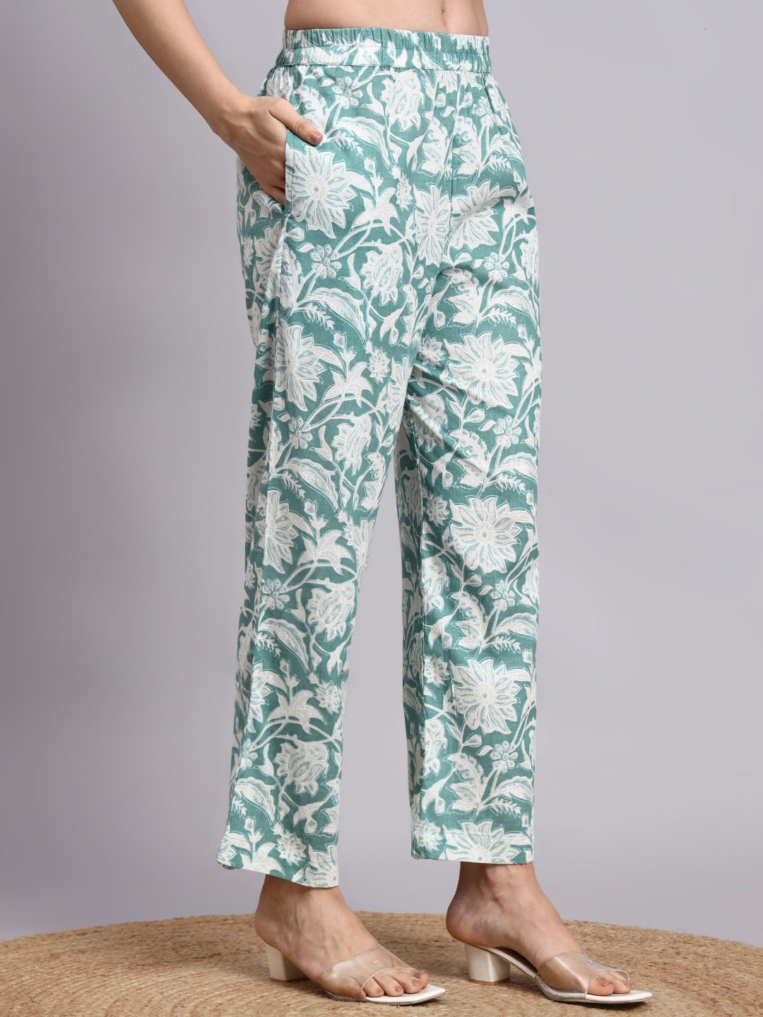 Women Green Printed Cotton Kurta pant set